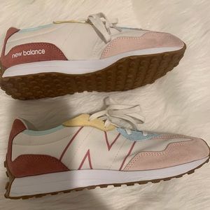 New Balance 327